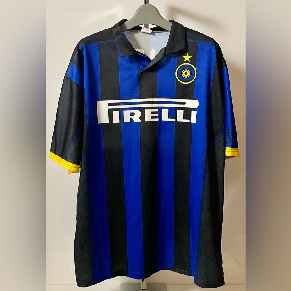 Vintage #32 Christian Vieri Pirelli Soccer Jersey